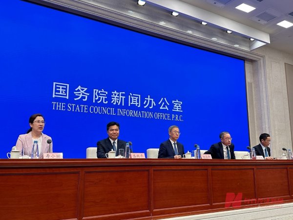 卓信宝 人社部：对个人加大就业补贴支持，突出保障高校毕业生等重点群体就业
